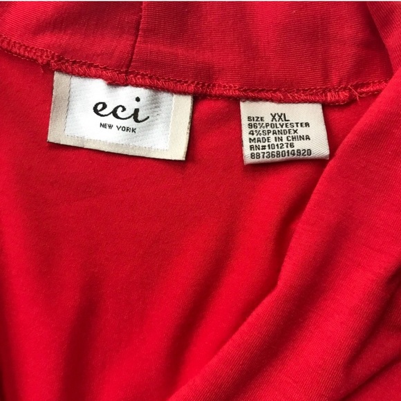 •eci• front twist top {G8} - Picture 5 of 5